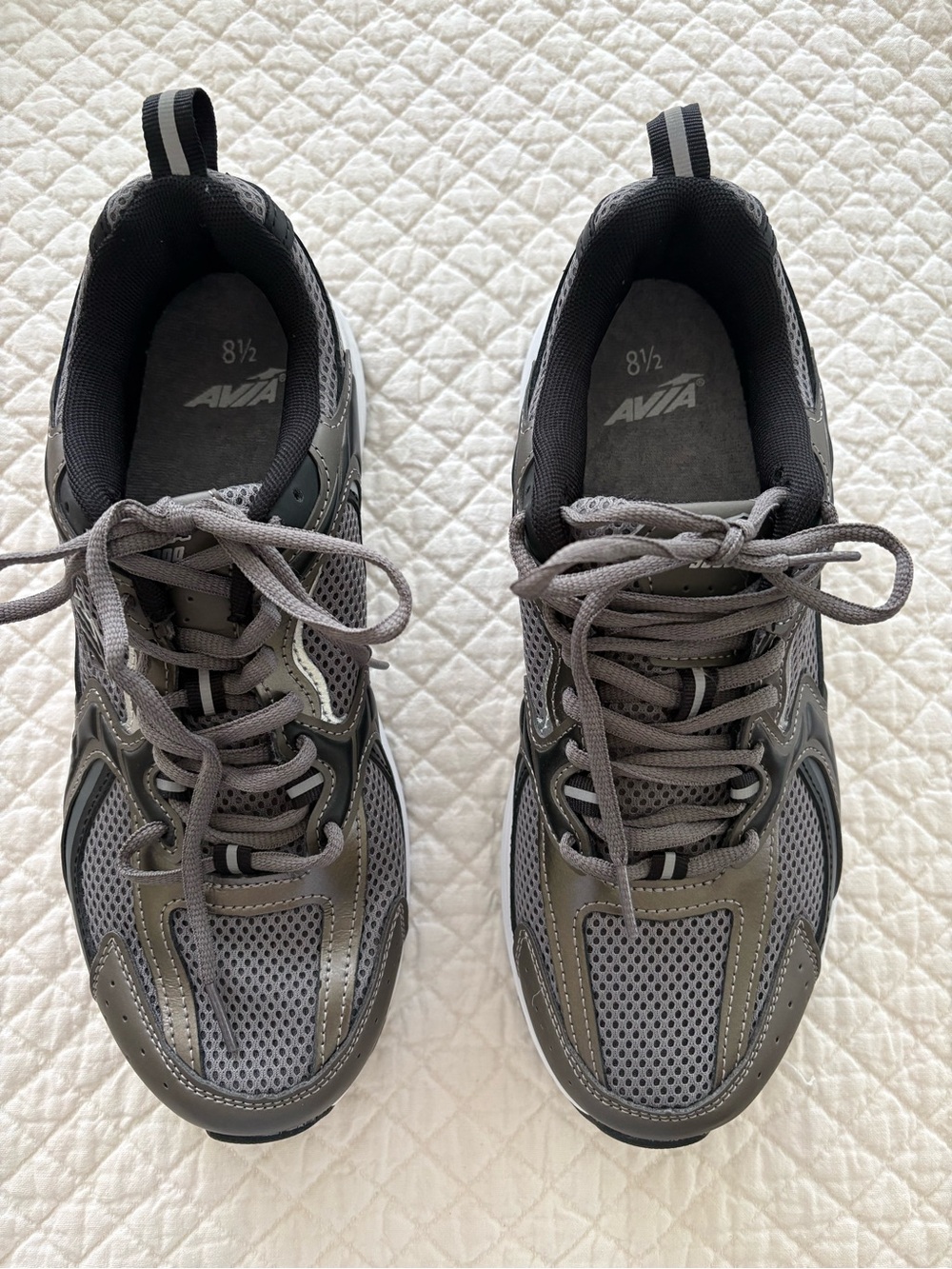 Avia Men's Gray Athletic Running Shoes - Mesh Leather Lace-Up NWOT Size 8.5 US